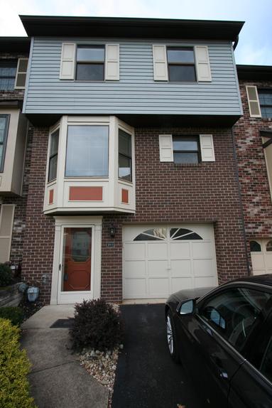 TWO BEDROOM TOWNHOUSE WITH GARAGE FOR RENT MONROEVILLE PA