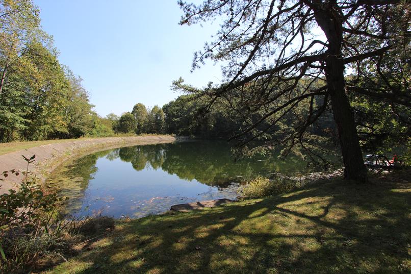 PITTSBURGH AREA LAKE FRONT HOME FOR RENT