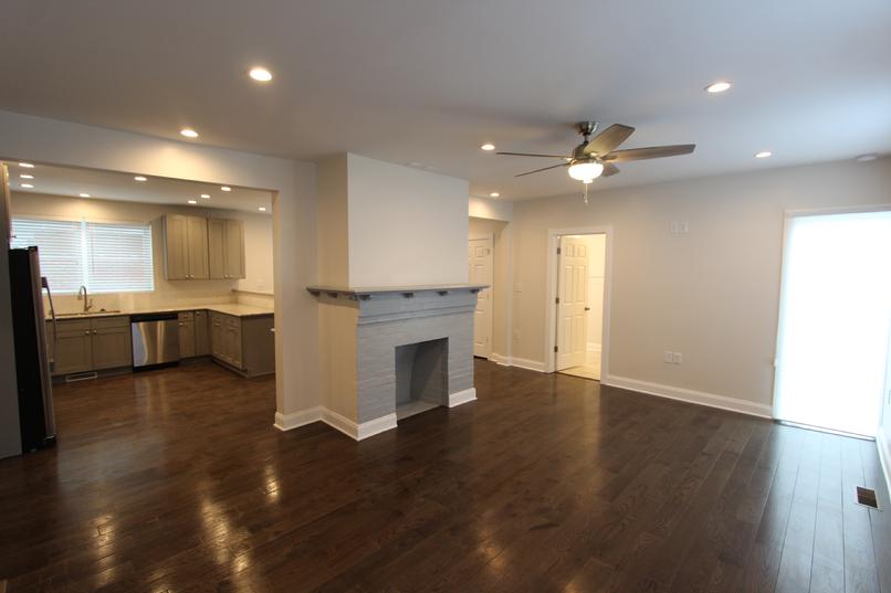 LUXURY 2 BEDROOM APARTMENT FOR RENT IN SEWICKLEY VILLAGE NEAR HOSPITAL AND YMCA