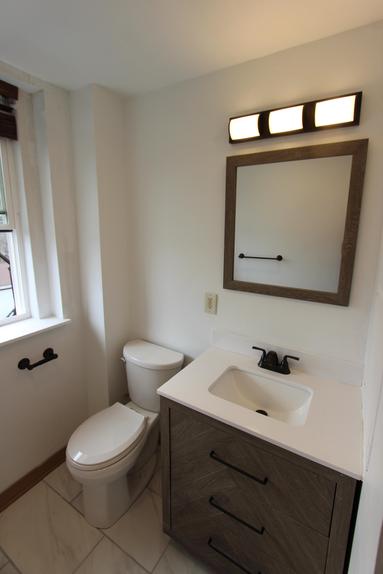 2 bedroom apartment for rent in the north shore of Pittsburgh