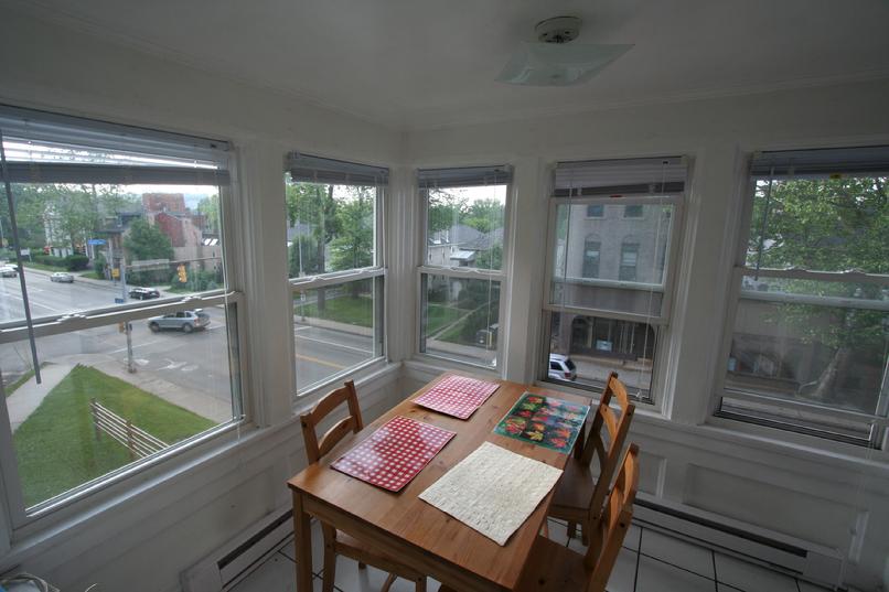 SHADYSIDE 3 BEDROOM APARTMENT FOR RENT