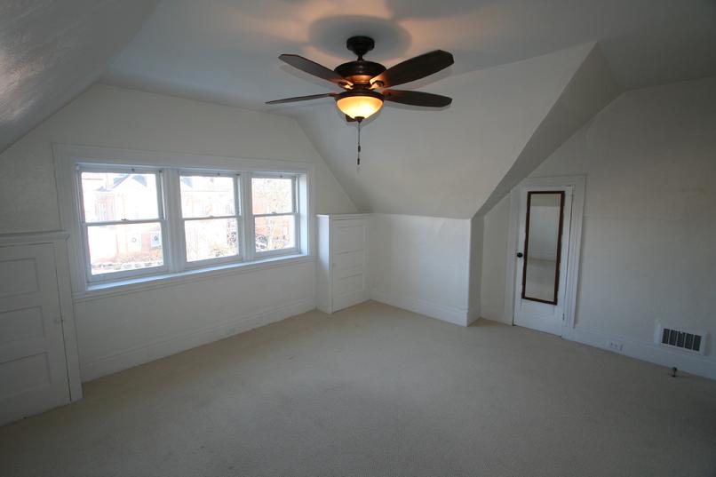 LUXURY 1 BEDROOM APARTMENT NEARE DOWNTON PITTSBURGH NEAR THE NORTH SHORE