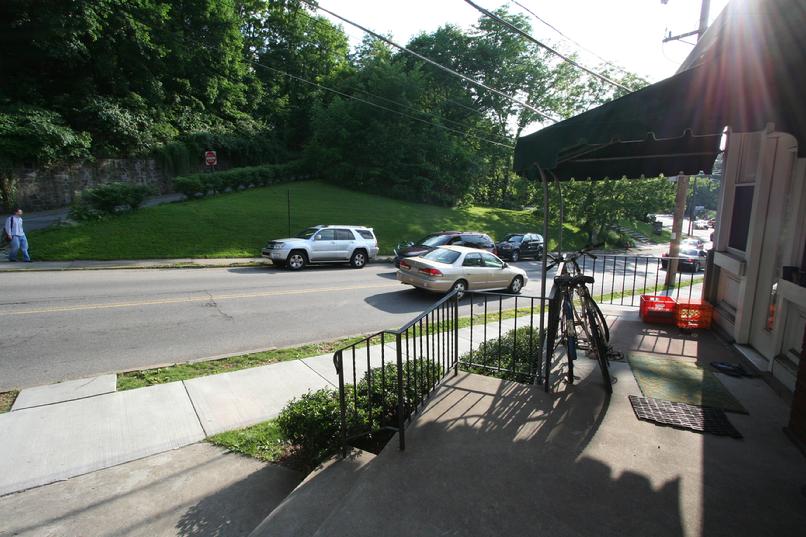 SHADYSIDE 3 BEDROOM APARTMENT FOR RENT