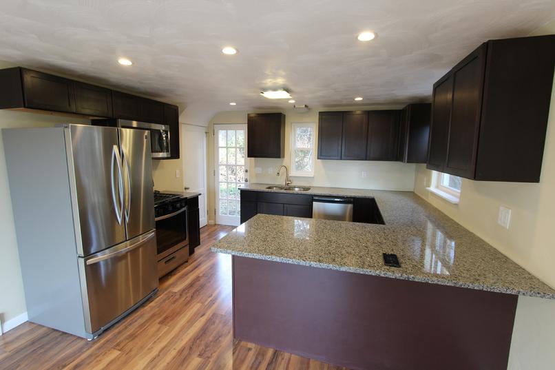 LUXURY 3BR HOUSE FOR RENT NEAR WATERFRONT IN MUNHALL PA