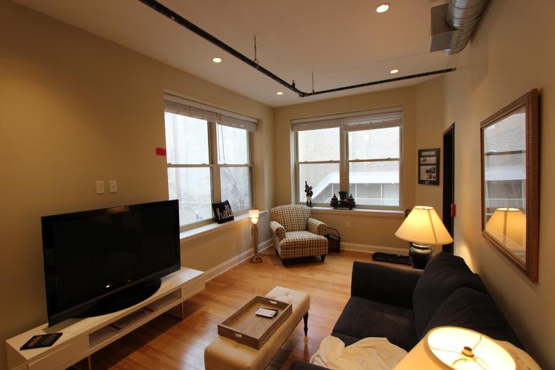 LUXURY FURNISHED 2 BEDROOM APARTMENT IN DOWNTOWN PITTSBURGH