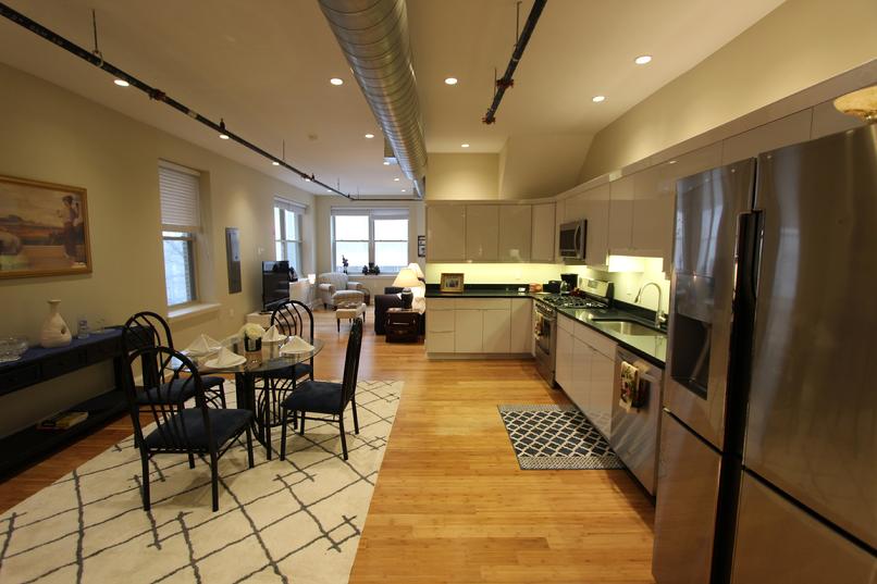 OOM APARTMENT IN DOWNTOWN PITTSBURGH'S CULTURAL DISTRICTUNIQUE LUXURY 2 BEDR